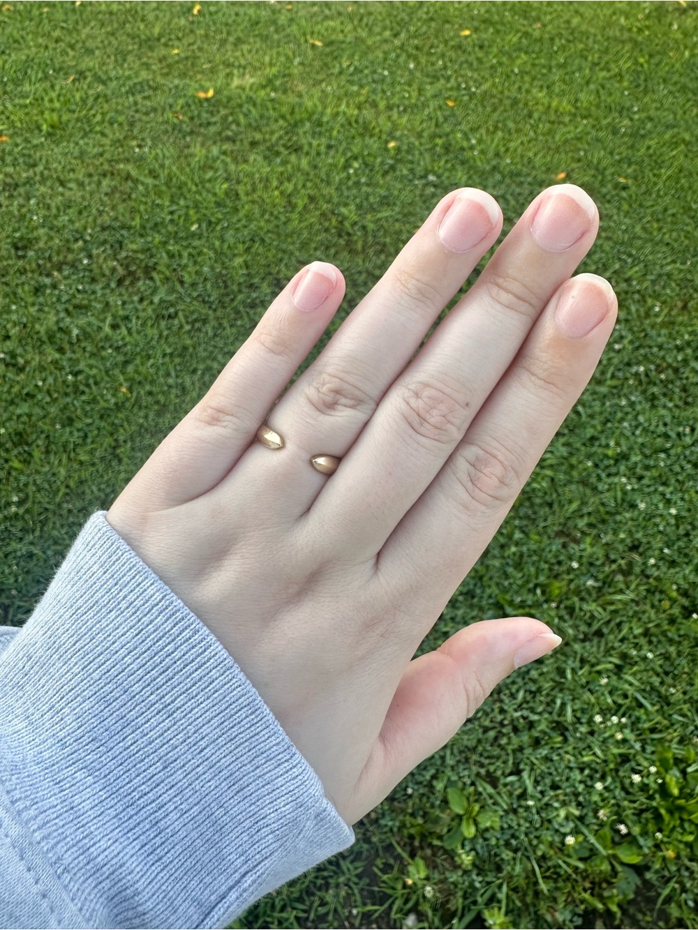 Vintage 14k gold minimalist ring with tapered ends